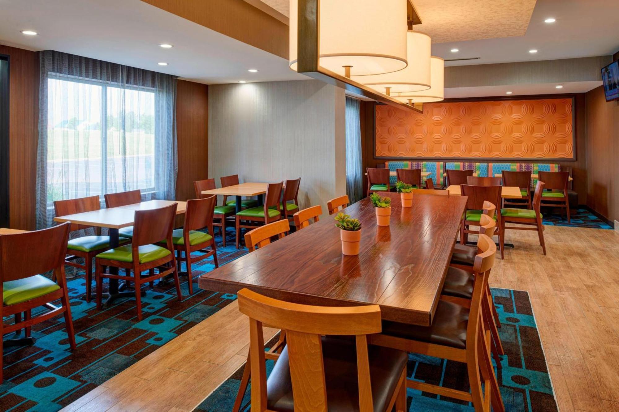 Fairfield Inn By Marriott Richmond New Paris Zewnętrze zdjęcie