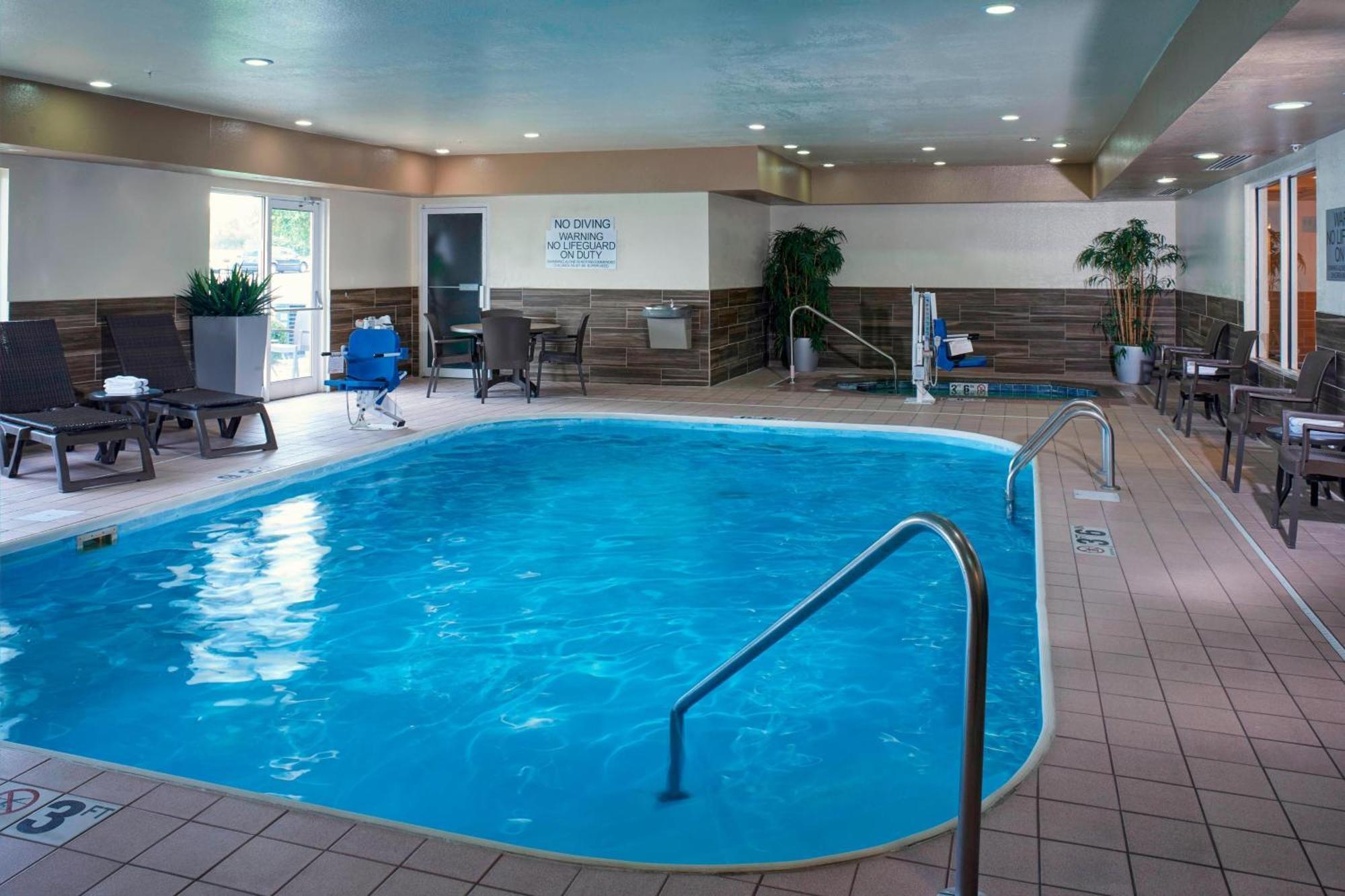 Fairfield Inn By Marriott Richmond New Paris Zewnętrze zdjęcie