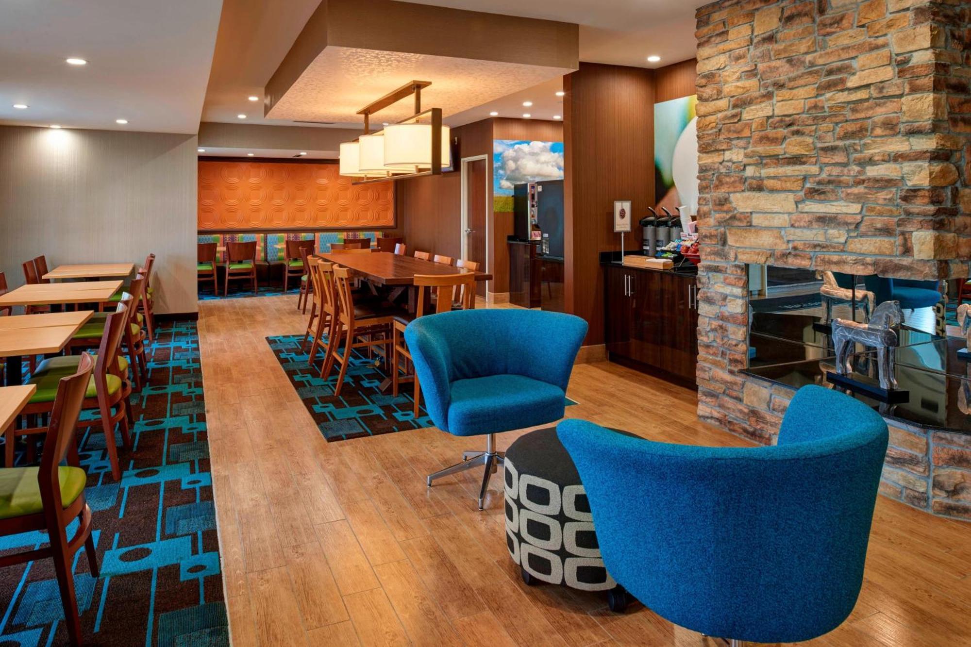 Fairfield Inn By Marriott Richmond New Paris Zewnętrze zdjęcie