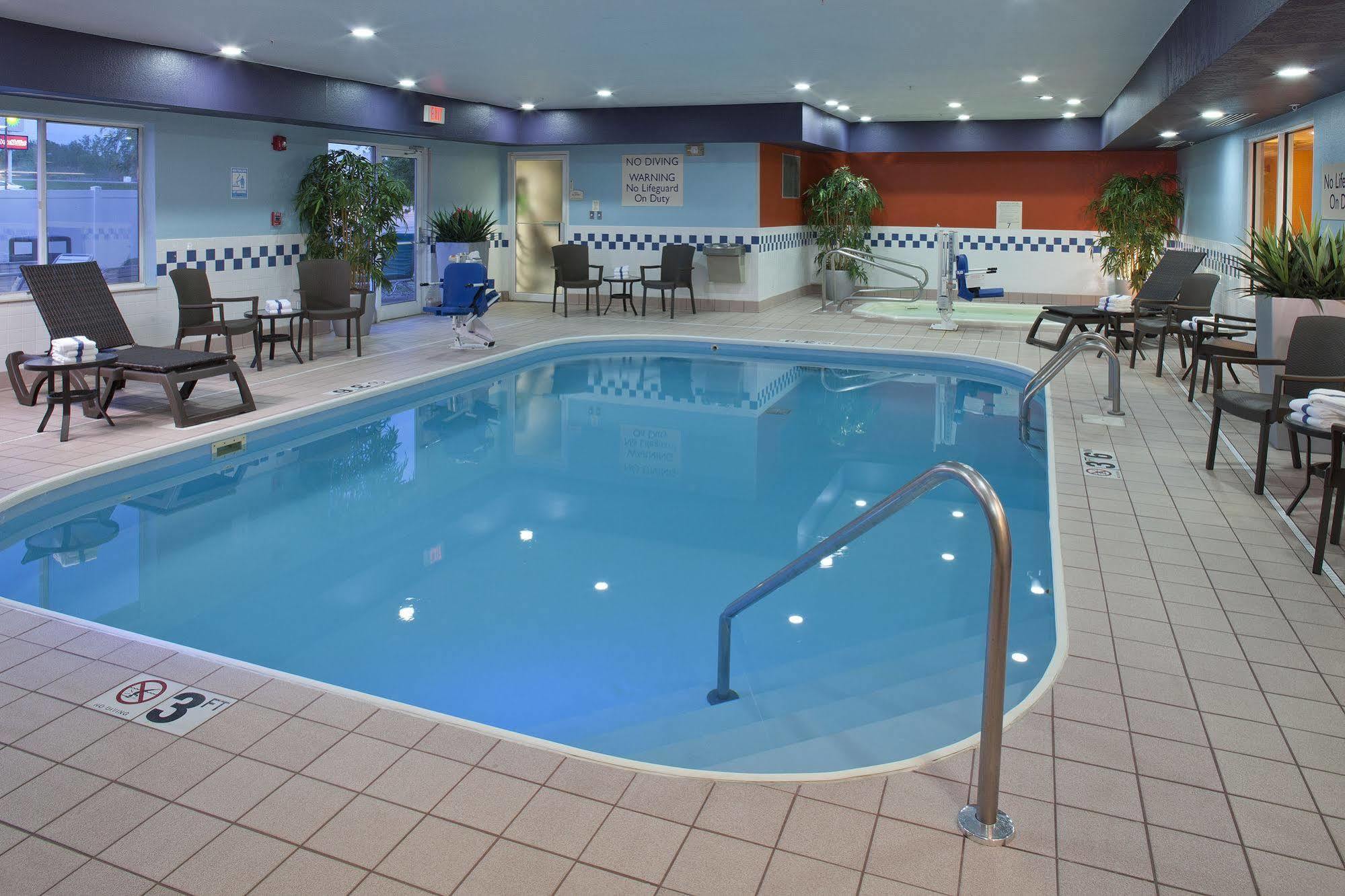 Fairfield Inn By Marriott Richmond New Paris Zewnętrze zdjęcie